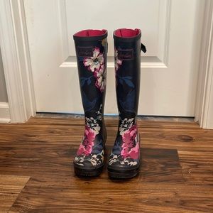 Only worn once Joules rain boots!